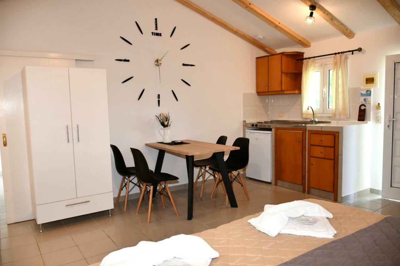 Cavos Beach House Kávos Esterno foto