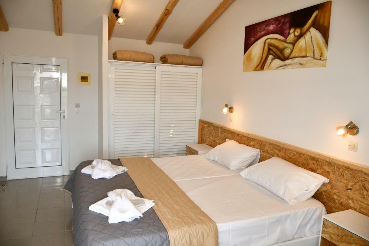 Cavos Beach House Kávos Esterno foto