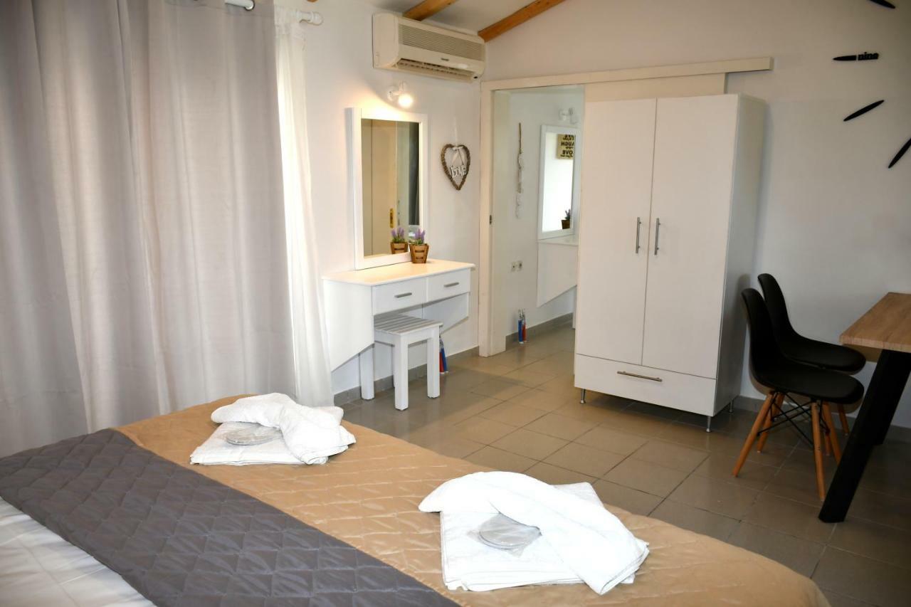 Cavos Beach House Kávos Esterno foto