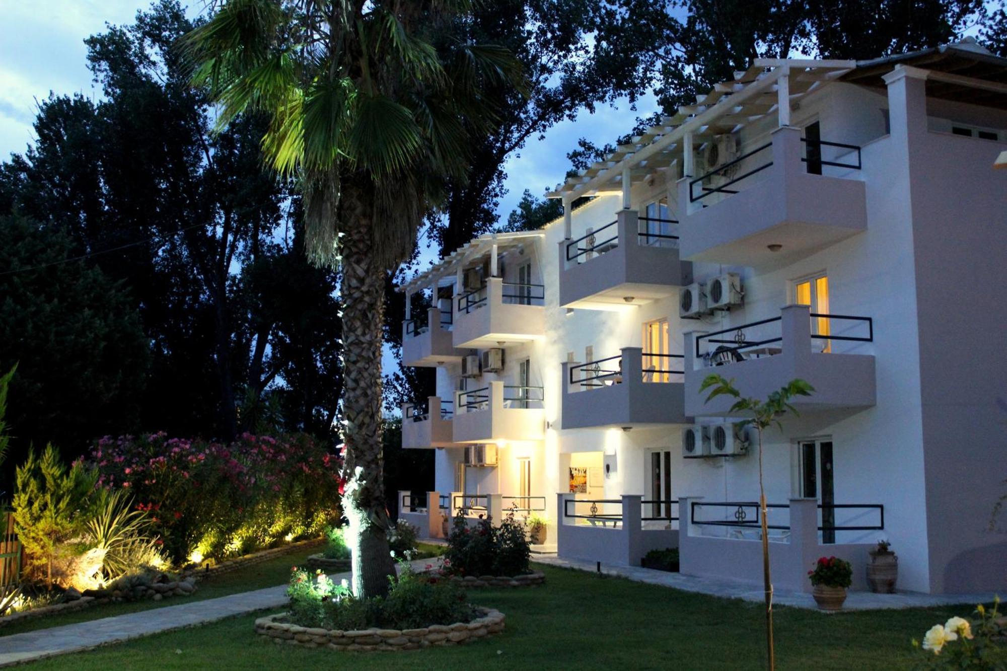 Cavos Beach House Kávos Esterno foto
