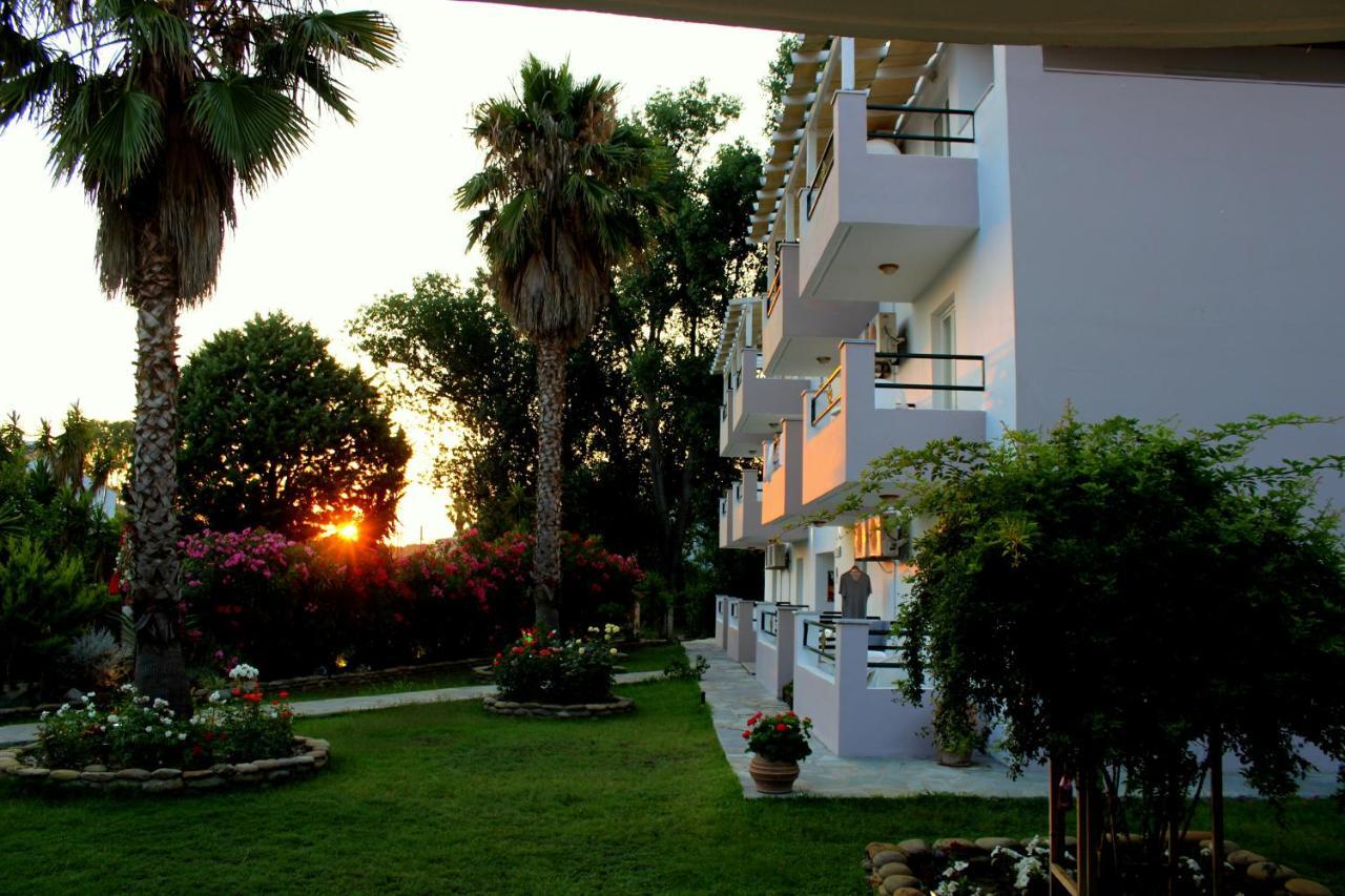 Cavos Beach House Kávos Esterno foto