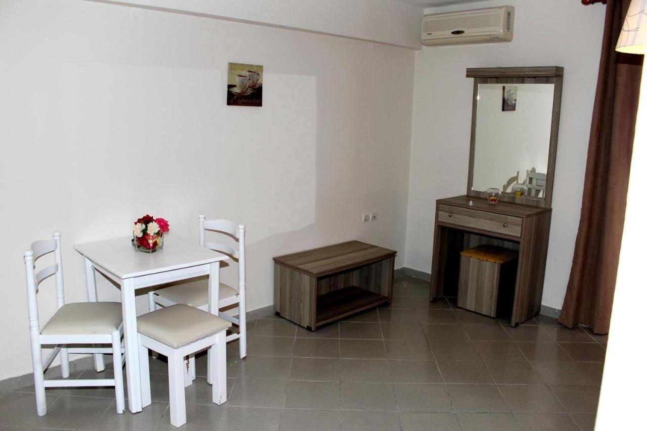 Cavos Beach House Kávos Esterno foto